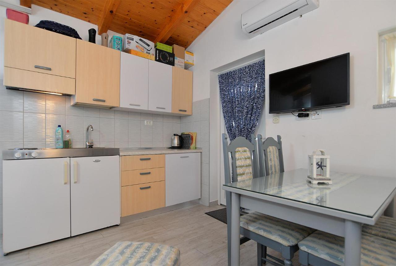 Apartments Jadranka 1279 Pomer Εξωτερικό φωτογραφία