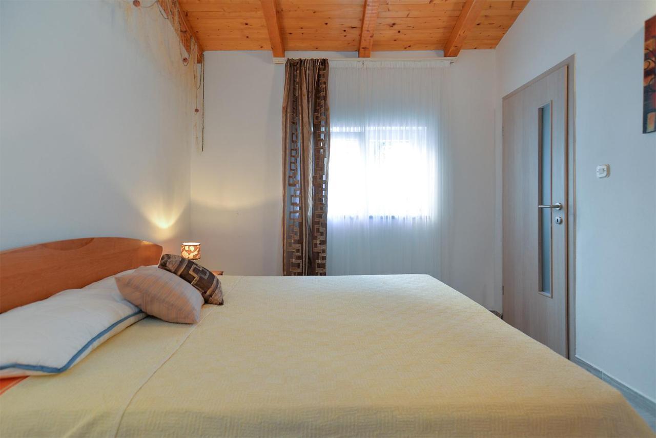 Apartments Jadranka 1279 Pomer Εξωτερικό φωτογραφία